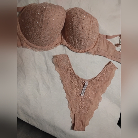 Victoria's Secret Dream Angels Lined Demi Bra & Panties Set - 38DDD - L/XL - Picture 9 of 11